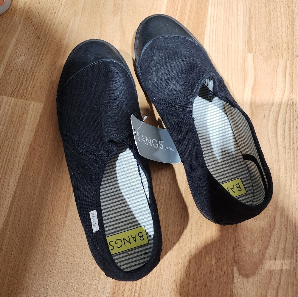 Bangs NWT black canvas Bangs Shoes RARE